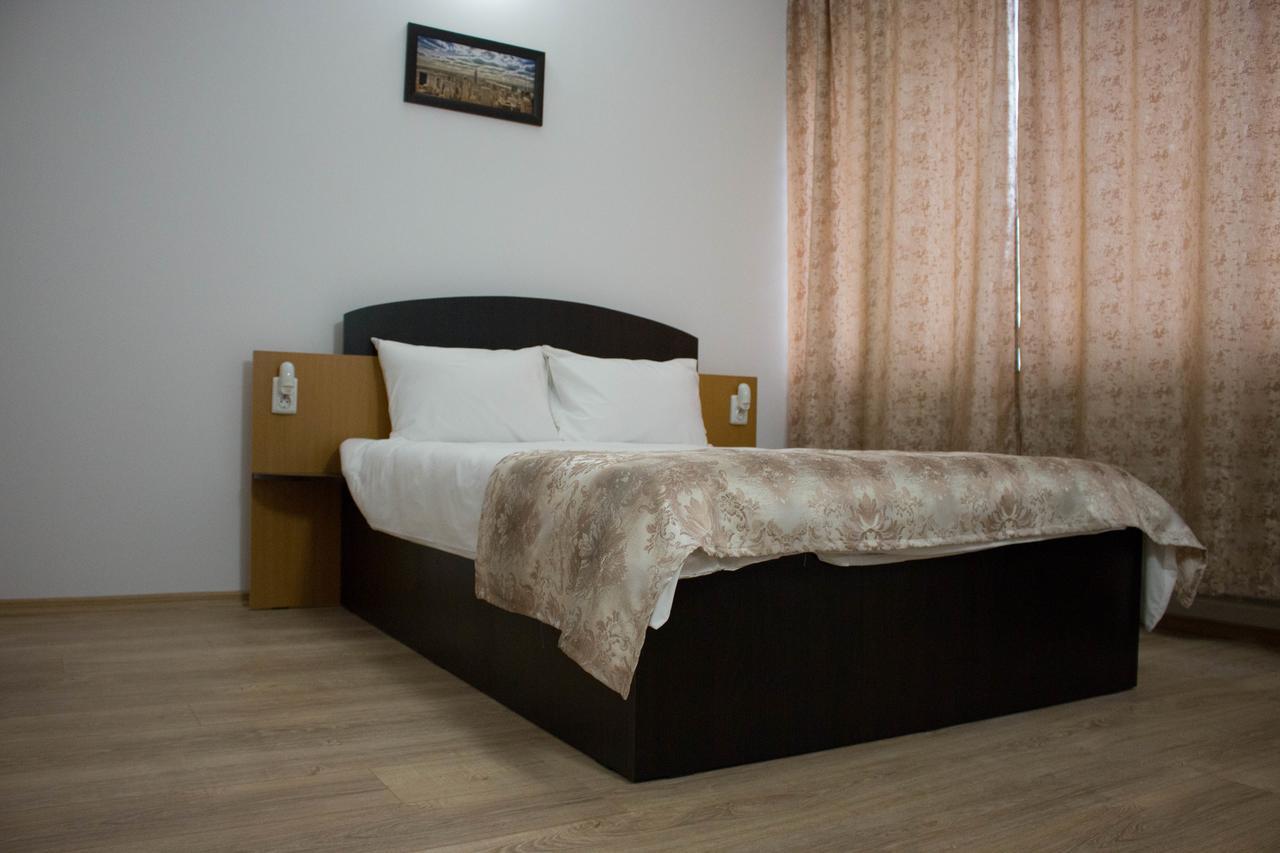 Rent Room N&S Iasi Eksteriør bilde