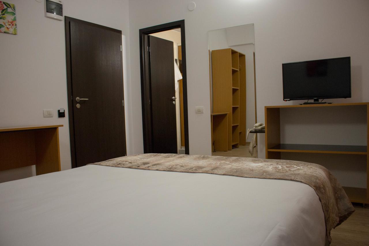 Rent Room N&S Iasi Eksteriør bilde